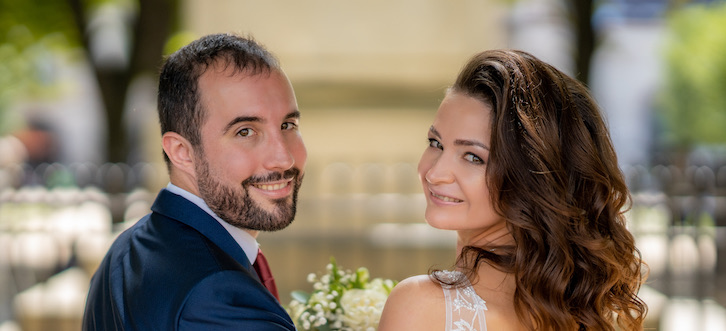 François et Maria qui se retournent en souriant